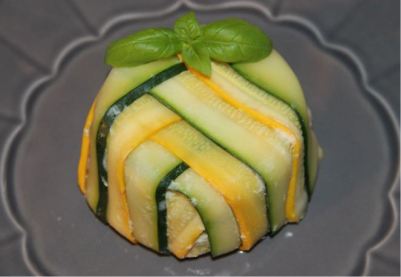 chartreuse de volaille aux deux courgettes